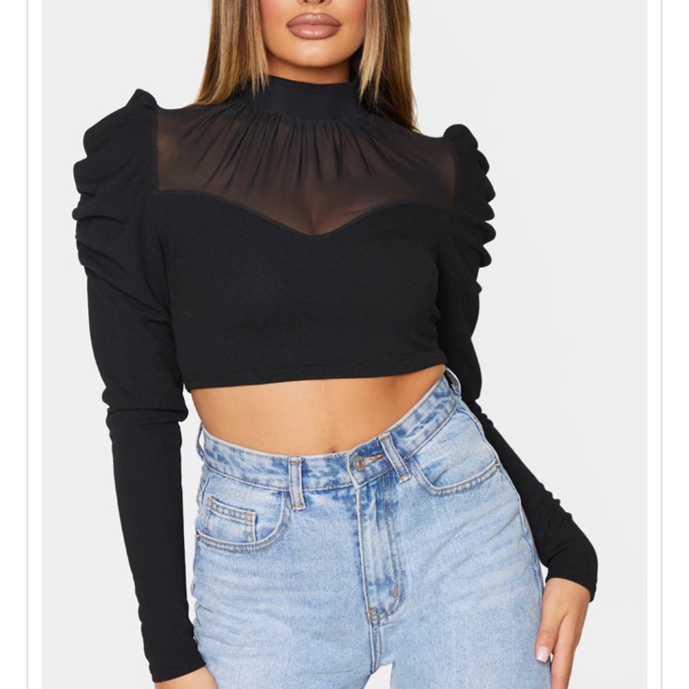 Black long sleeve crop top